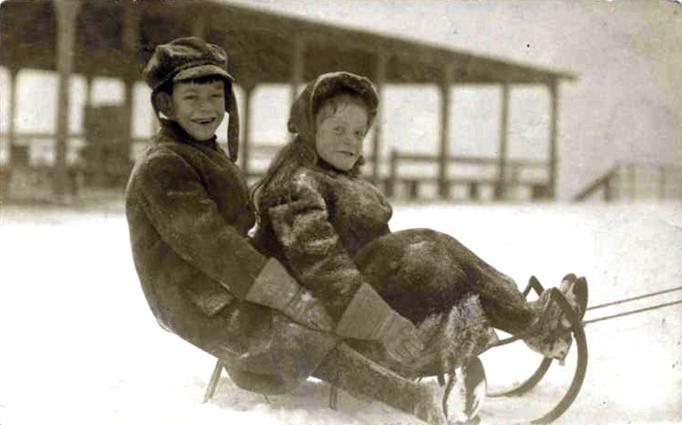 Atlantic City - A sled ride on the Boardwalk - 1907
