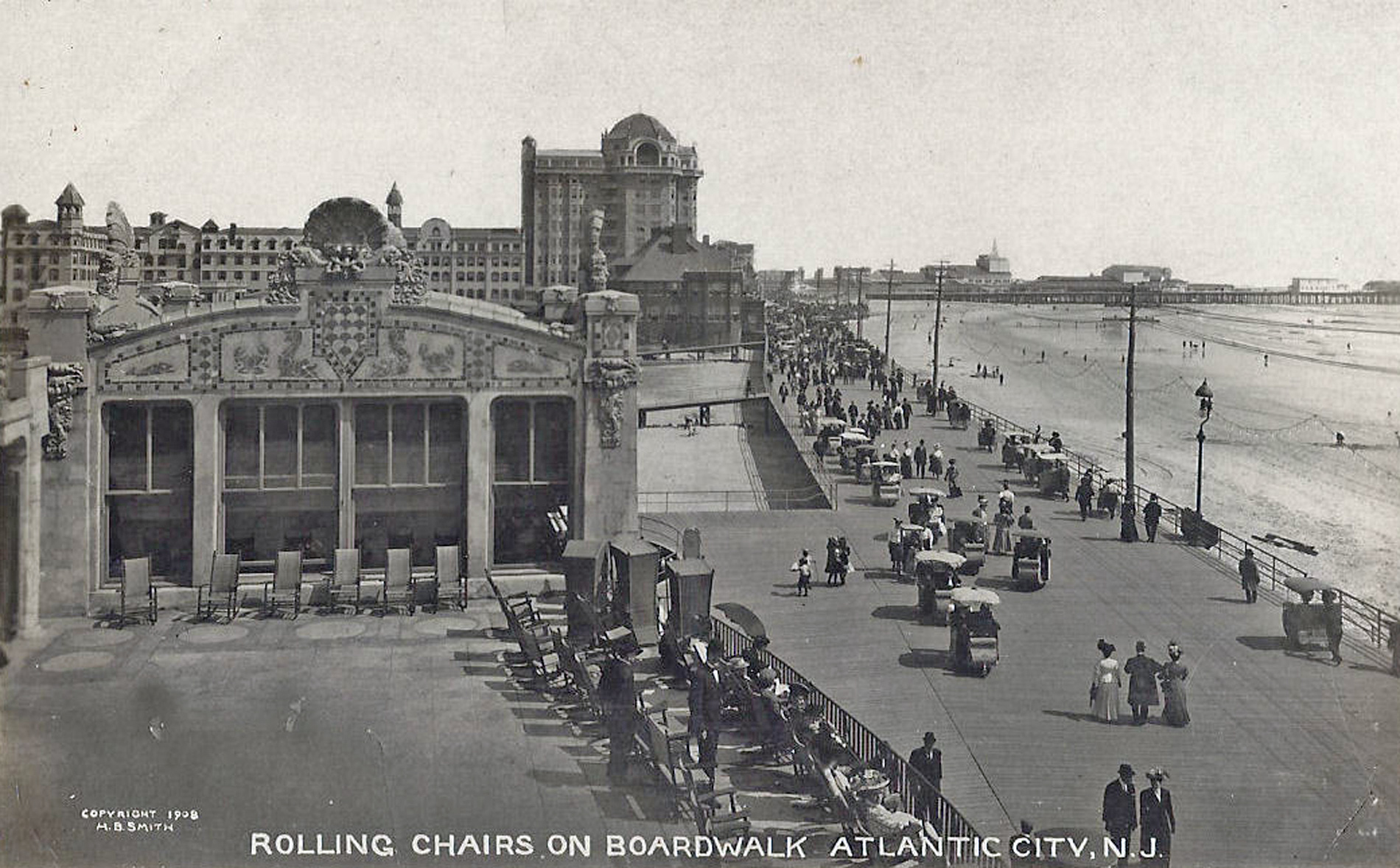Atlantic City - Boardwalk view with rollingchairs