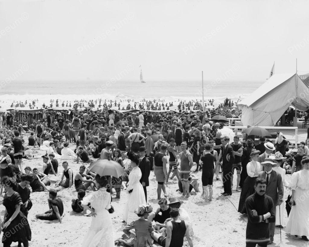 Atlantic City - Lots of folks on the beach - c 1910s