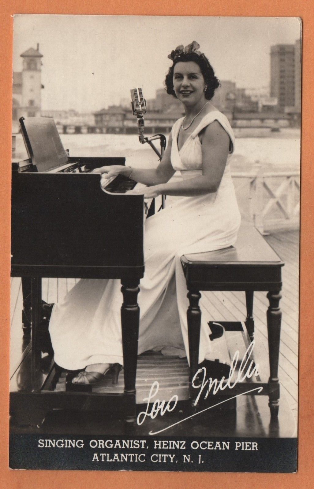 Atlantic City - Singing Organist at Heinz Ocean Pier