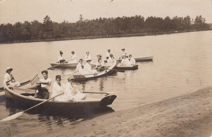 Atlantic City vicinity - Aquatic club rowboats - 1911