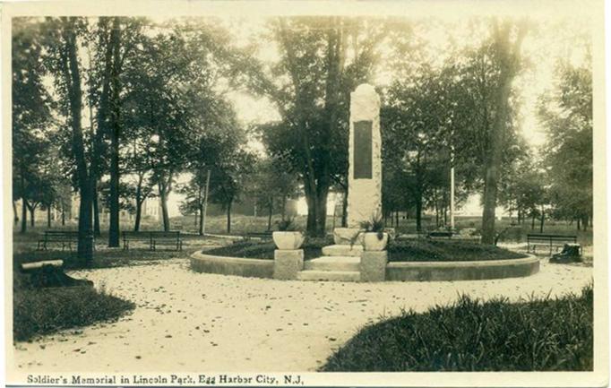 Egg Harbor City - The Soldiers Monument in Lincoln Park - c 1910