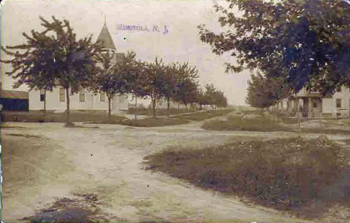 Minotola - Street view - 1906