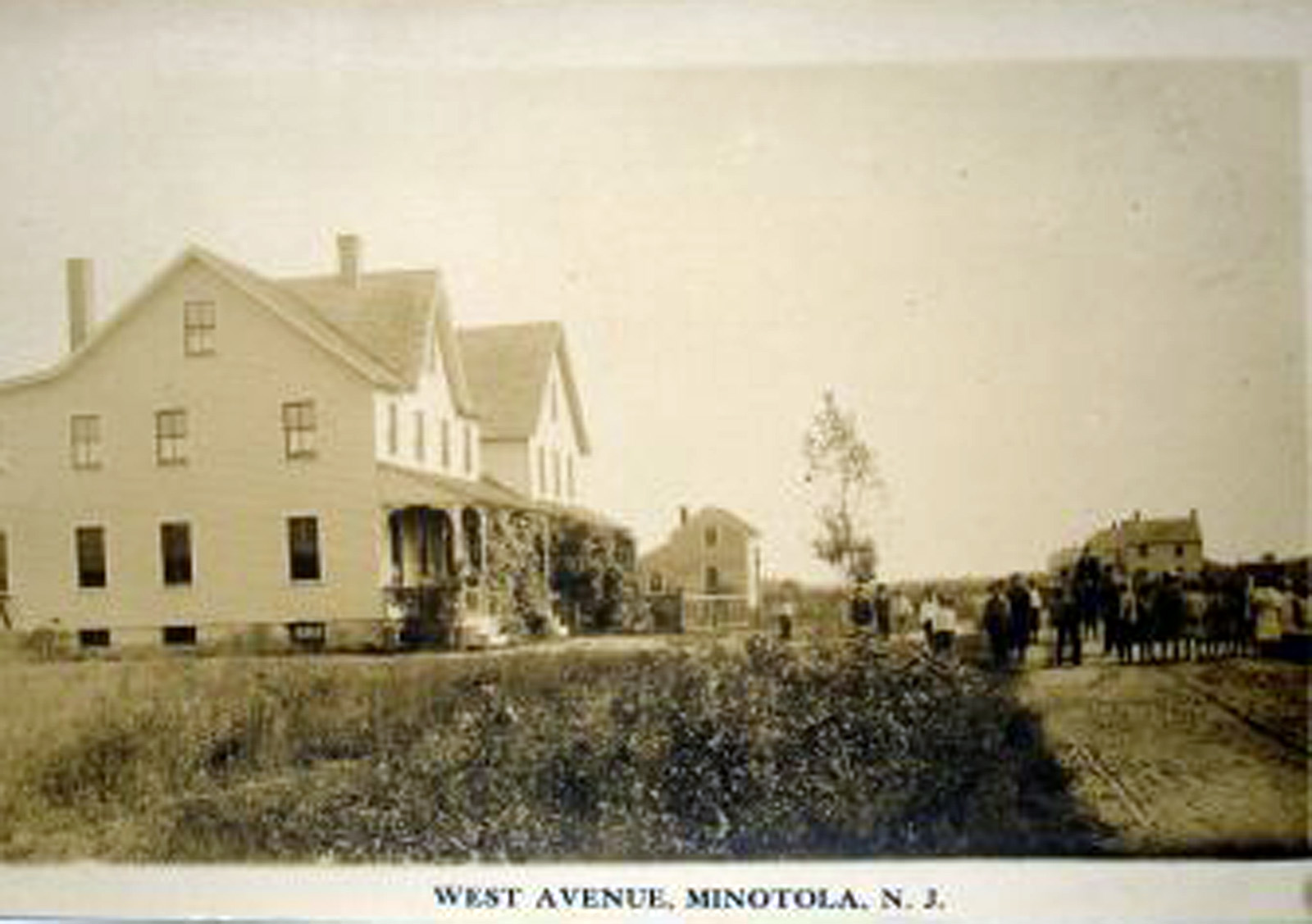 Minotola - West Avenue view - 1911