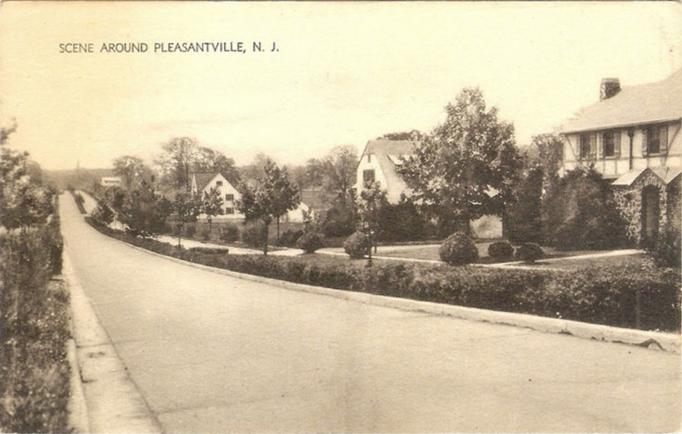 Pleasantville - A scene around town - 1930s-40s