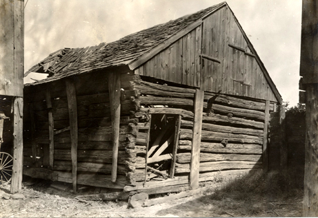 Log stable on StilesFarm, possibly built by the Moore family, owned by CharlesRead Sr., in 1756, north side of Bulls Head Road between Lumberton and Rancocas Park, Lumberton Twp., date unknownNJA