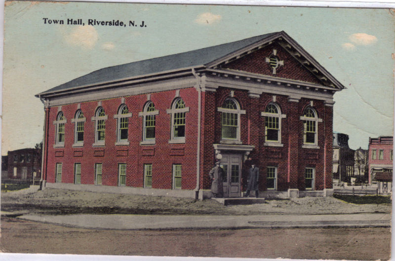 Riverside - Town Hall - 1913