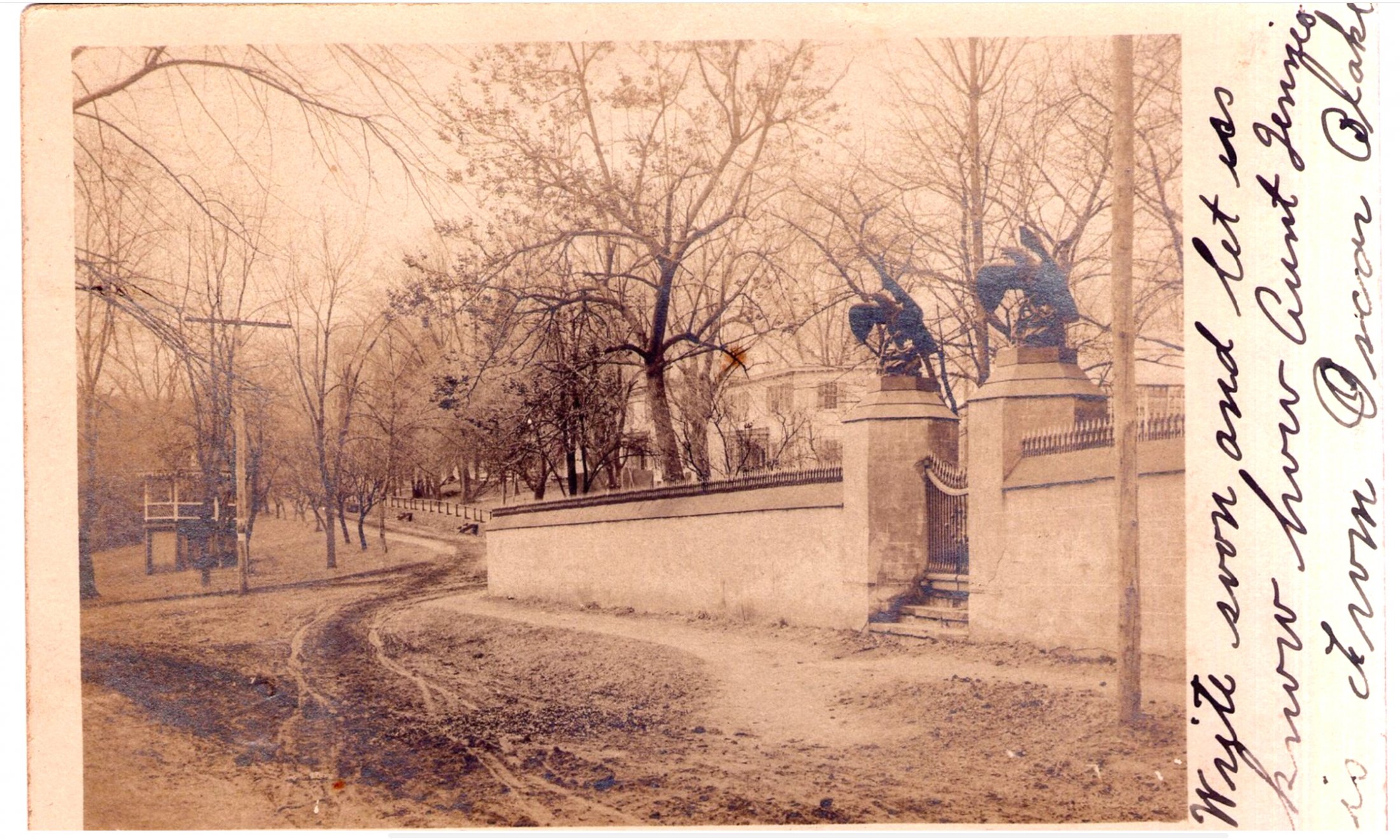 Smithville - Gates and road - c 1910