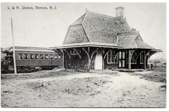 Vernon - L and H RR Station - c 1910