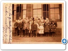 Readington - The schoolhouse and some students - 1906
