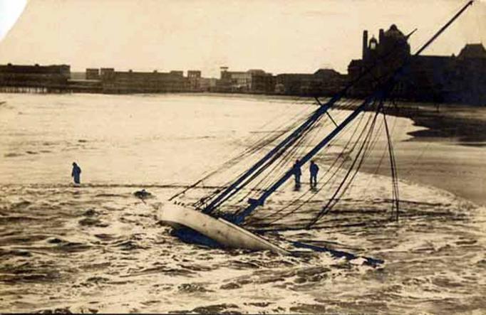 Atlantic City - Wrecked sailboat