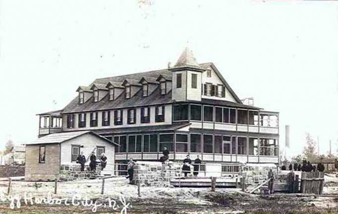 Egg Harbor City - Original mote just says hotel but may be Smiths Sanitarium - 09