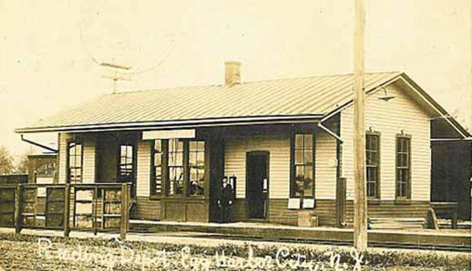 Egg Harbor City - Railroad Station = 1913