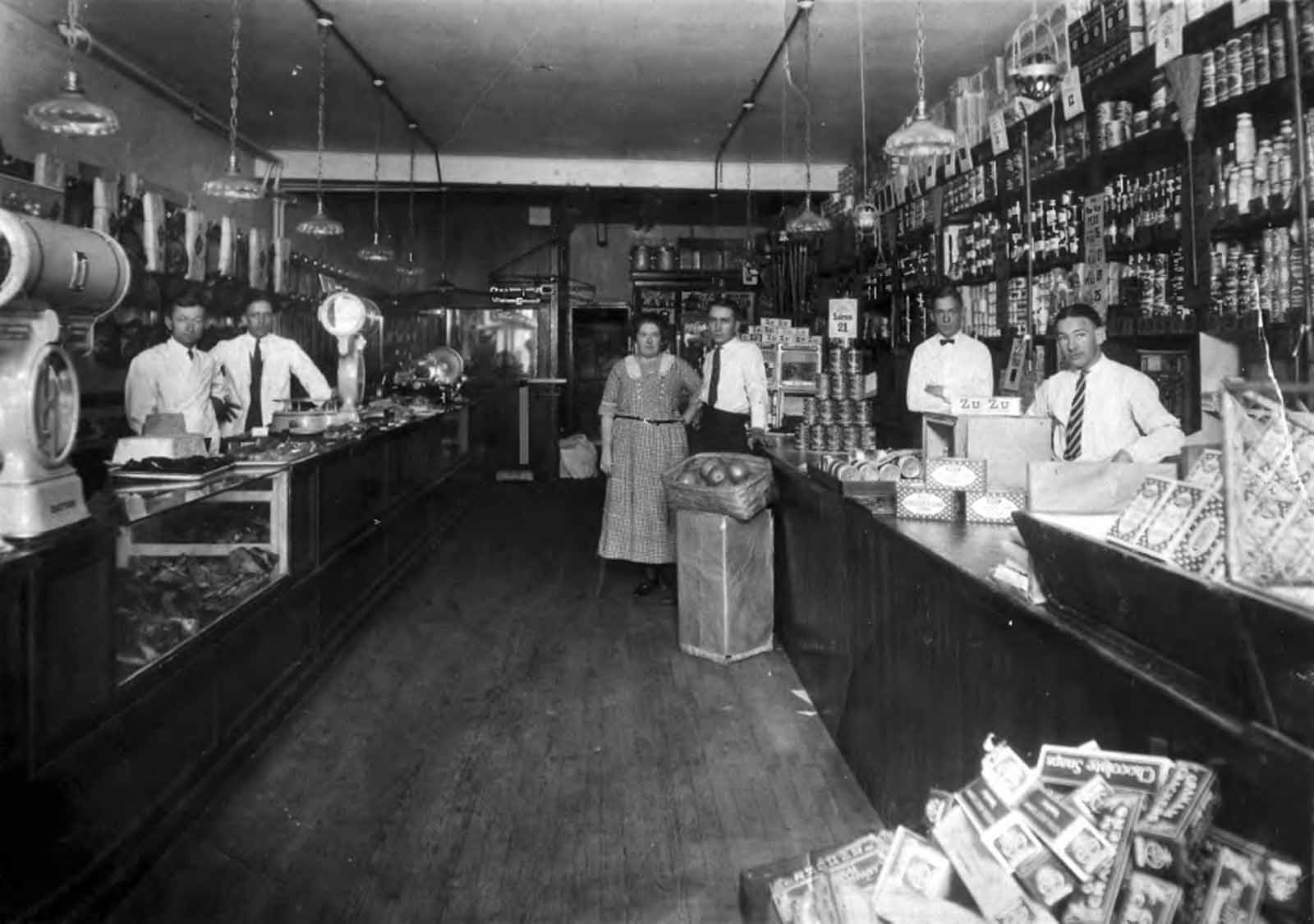 Egg Harbor City- inside of American Store which waslocated at the corner of Phila Ave and Agassiz St aka Wht Hors Pike listed from l tom r-Schnecky unkwn Julia Karrer -Tindle-cashier Theo Ficken Sr-Mgr Henry Morgenweck and Bricky Jones-1923-EHC