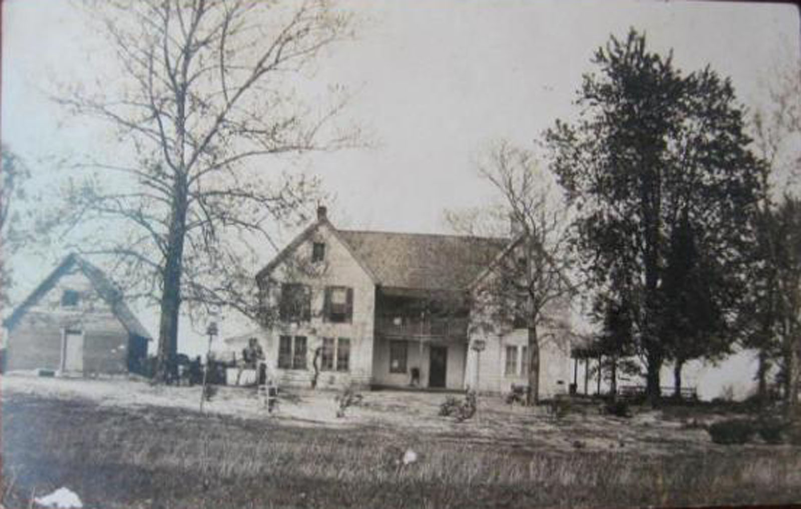Hammonton - An old farm near town - c 1910