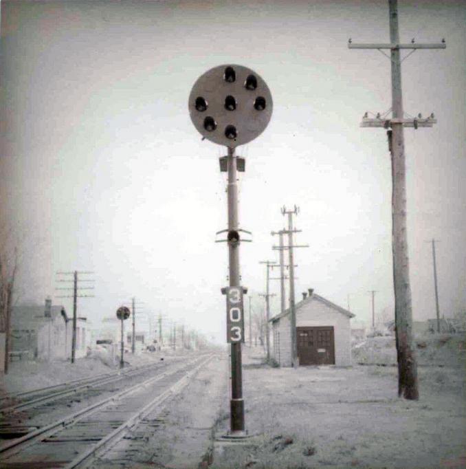 Hammonton - Said to be a PRSL eastbound signal light - 1965