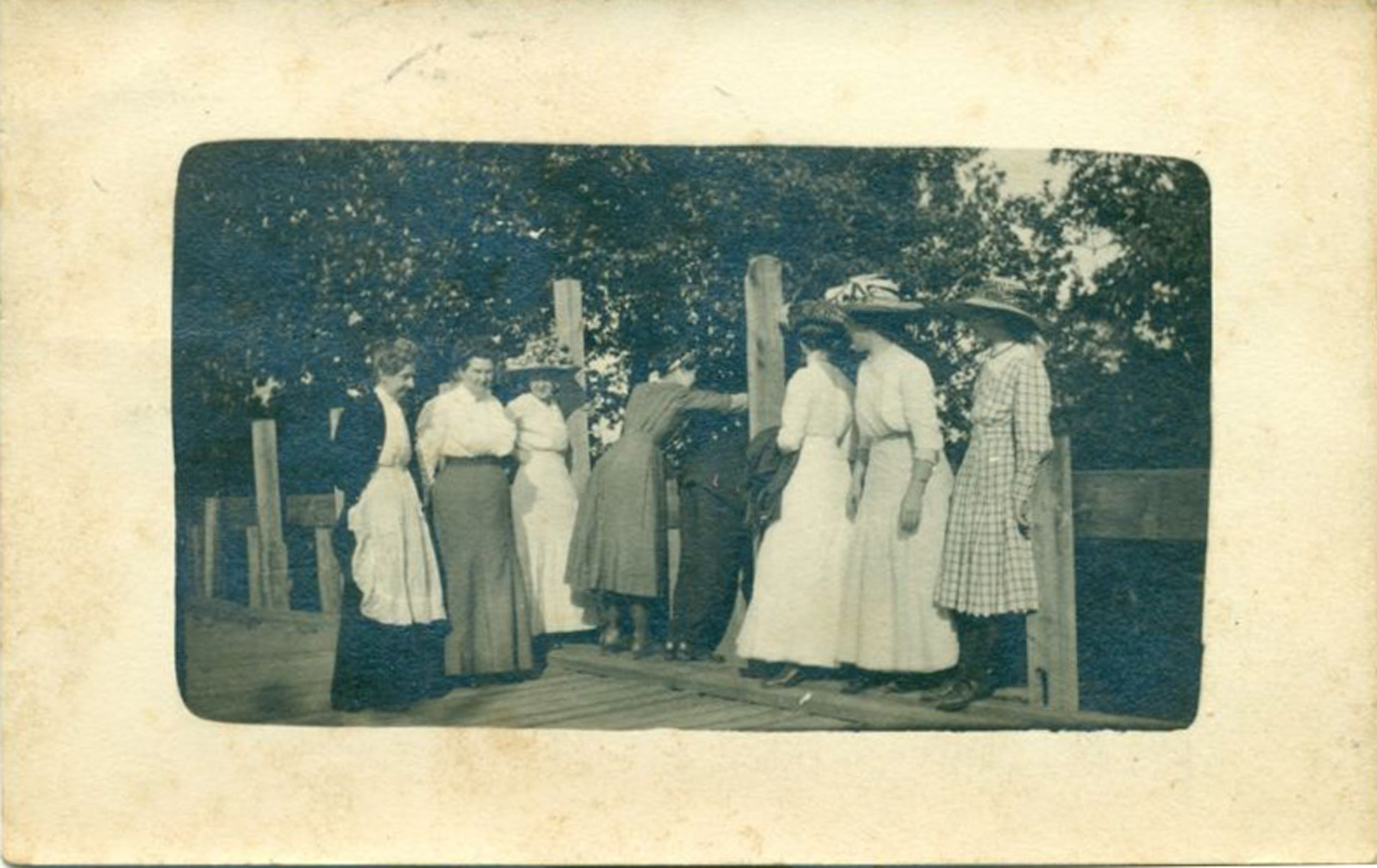 Mays Landing - An unidentified group of women - c 1910