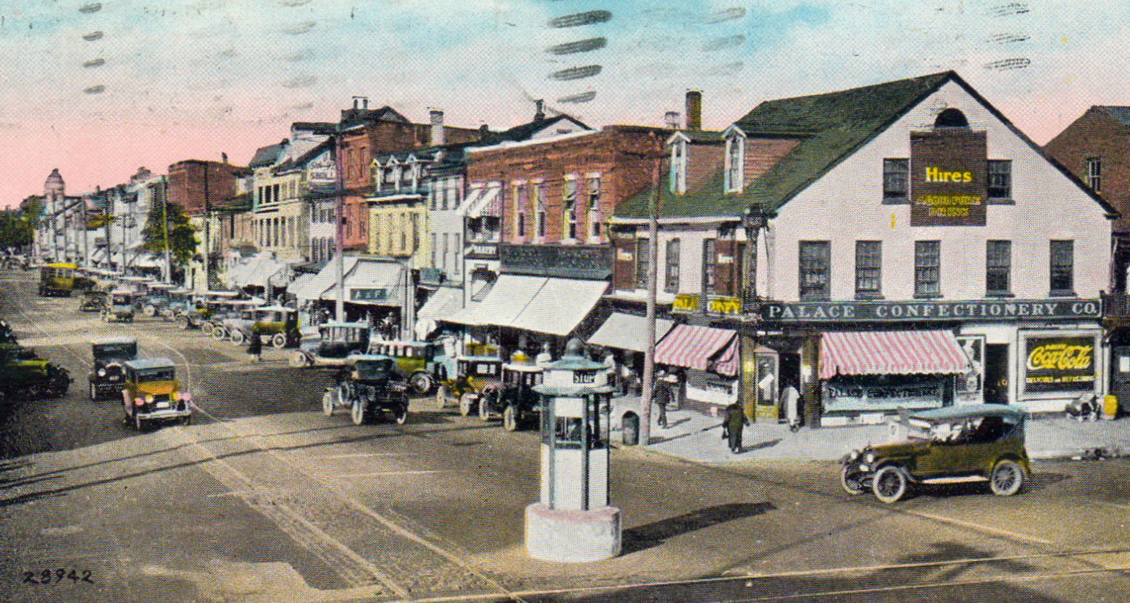 Burlington - View of High Street - c 1920