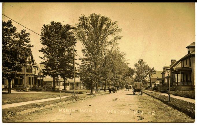 Medford - Horse drawn on Main Street - c 1910 - b