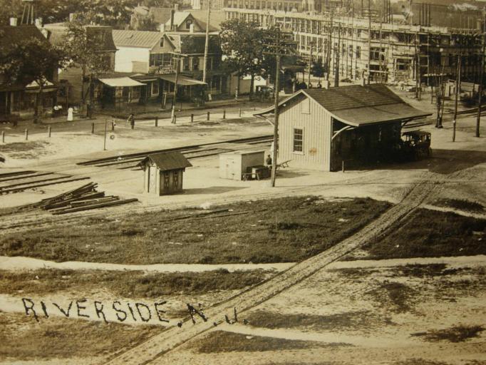 Riverside - Railroad Station - c 1910