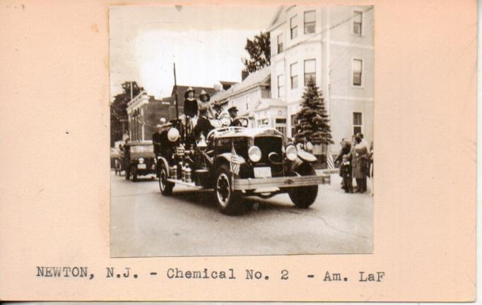 Newton - Chemical Number 2 - American LaFrance fire truck - c 1910s